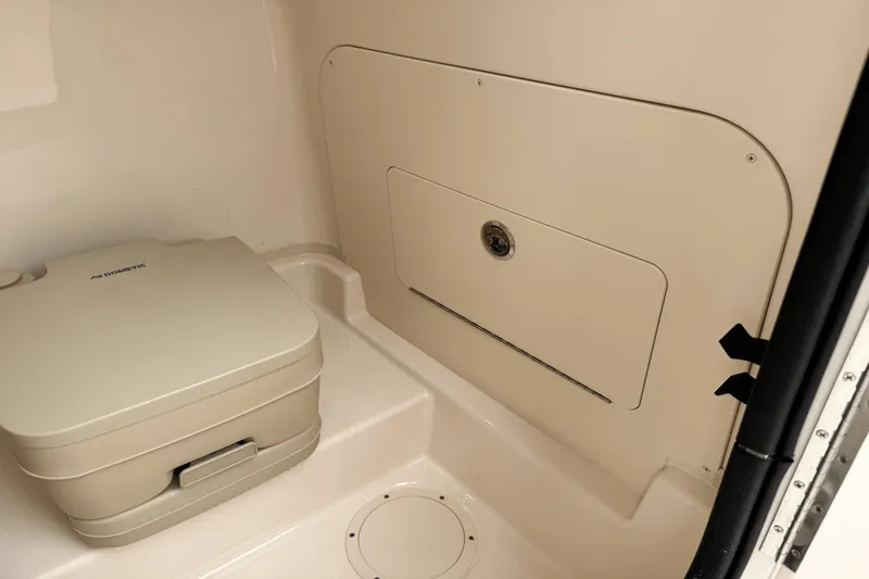 Slide: The Image of Grady-White 231 CE 2024 - 18