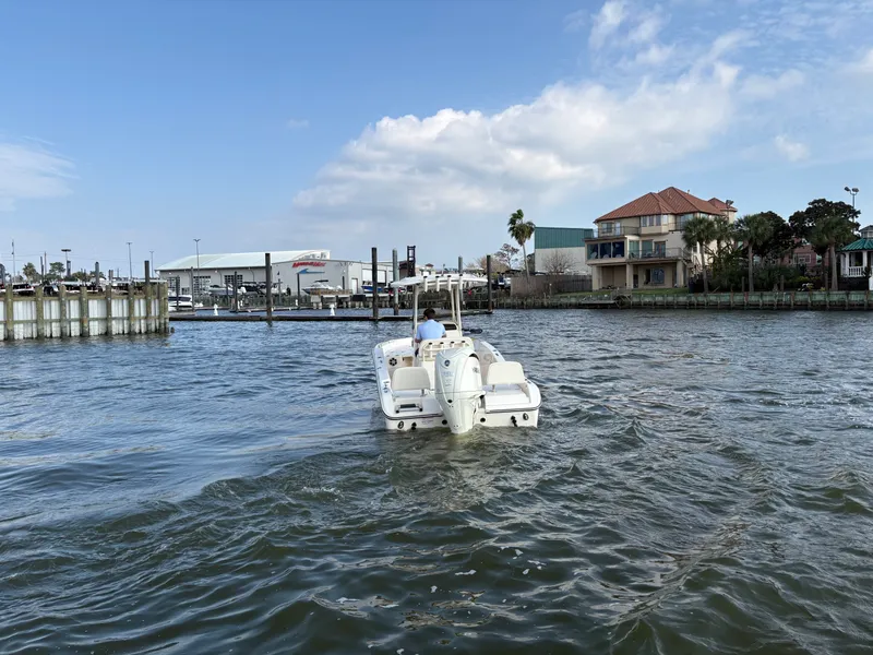 Slide: The Image of Grady-White 231 CE 2024 - 3