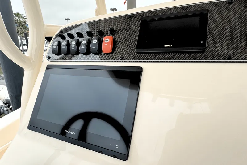 Slide: The Image of Grady-White 231 CE 2024 - 7