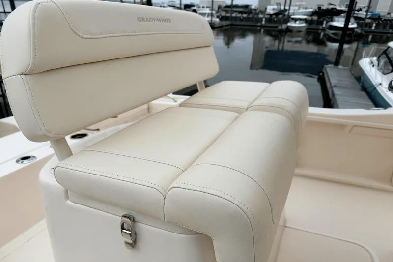 Slide: The Image of Grady-White 231 CE 2024 - 9