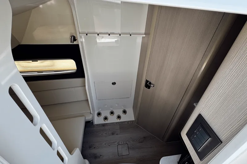 Slide: The Image of Scout 400 LXF 2025 - 31