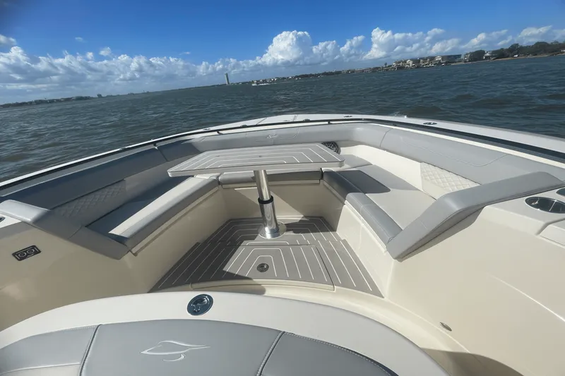 Slide: The Image of Scout 400 LXF 2025 - 34