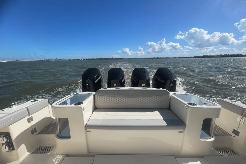 Slide: The Image of Scout 400 LXF 2025 - 35