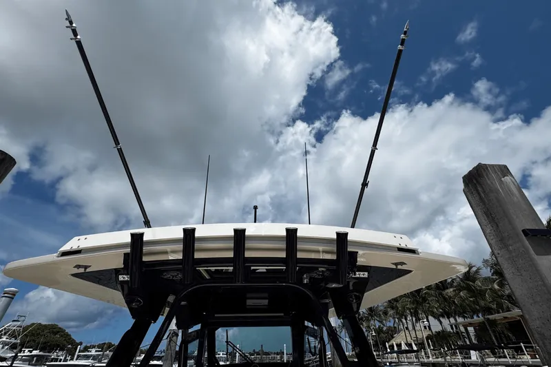 Slide: The Image of Scout 400 LXF 2025 - 36