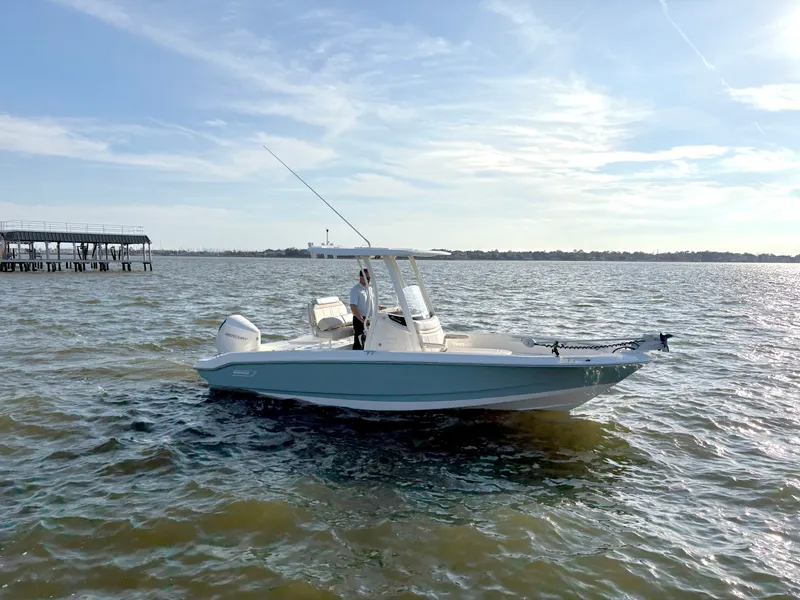 The Image of Boston Whaler 220 Dauntless 2025 - 0