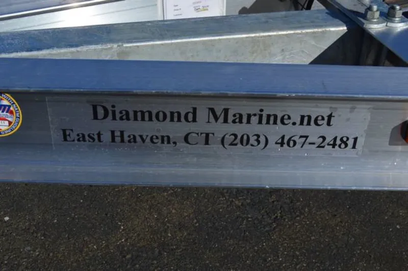 Slide: The Image of Venture Trailers Aluminum Single Axle Commander Series COM-3400 2026 - 12