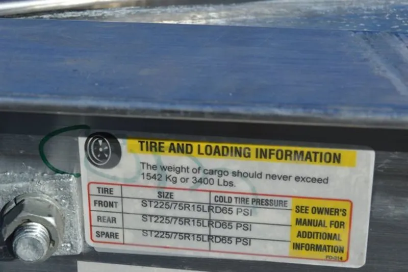 Slide: The Image of Venture Trailers Aluminum Single Axle Commander Series COM-3400 2026 - 13