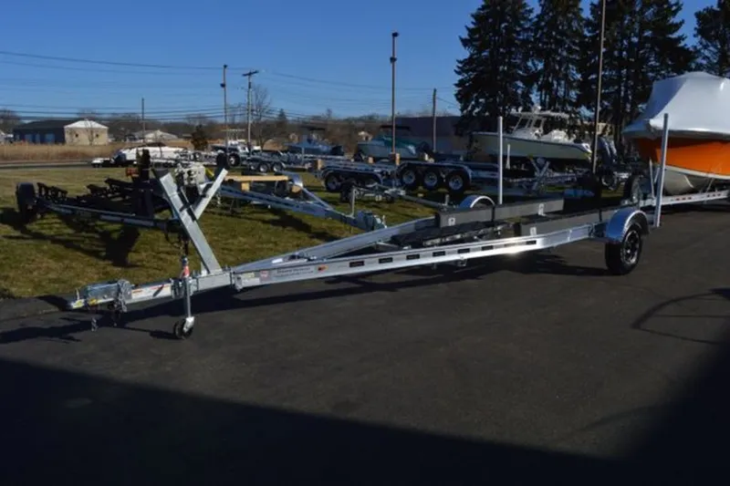 Slide: The Image of Venture Trailers Aluminum Single Axle Commander Series COM-3400 2026 - 17