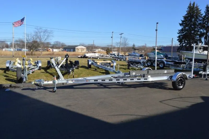 Slide: The Image of Venture Trailers Aluminum Single Axle Commander Series COM-3400 2026 - 2