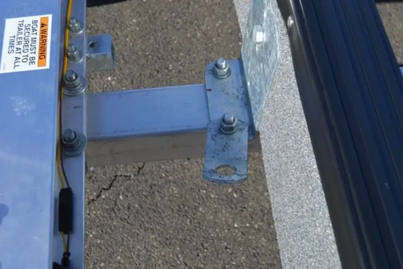 Slide: The Image of Venture Trailers Aluminum Single Axle Commander Series COM-3400 2026 - 7