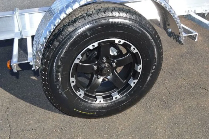 Slide: The Image of Venture Trailers Aluminum Single Axle Commander Series COM-3400 2026 - 8