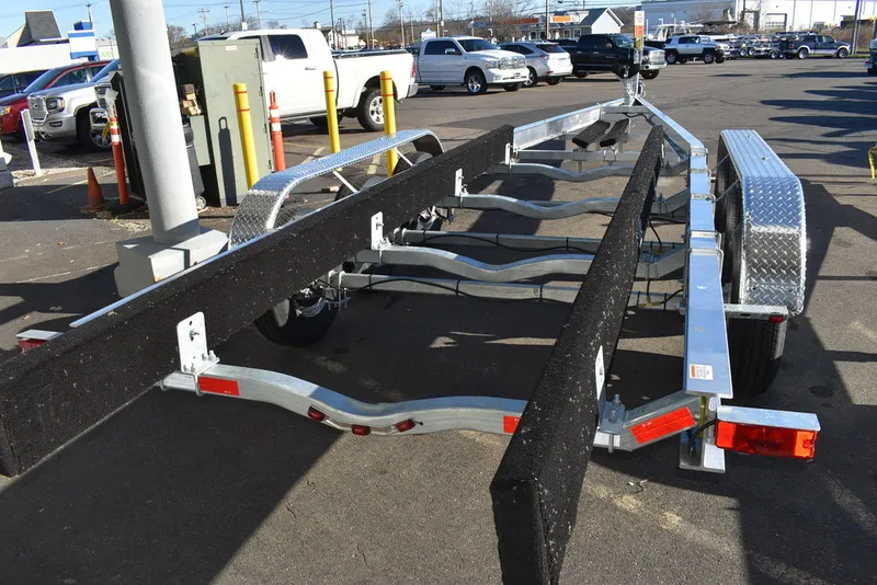 Slide: The Image of Venture Trailers Aluminum Triple Axle Bunks VATB-18025 2026 - 8