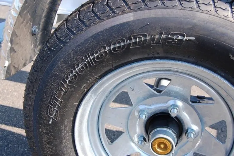 Slide: The Image of Venture Trailers Aluminum Single Axle Bunks VAB-2425 2026 - 17