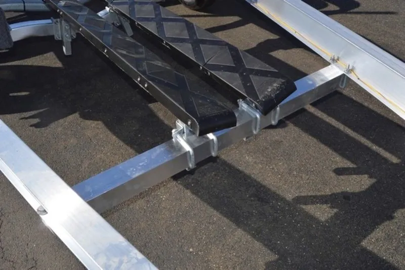 Slide: The Image of Venture Trailers Aluminum Tandem Axle Commander Series COM-6000 2026 - 11