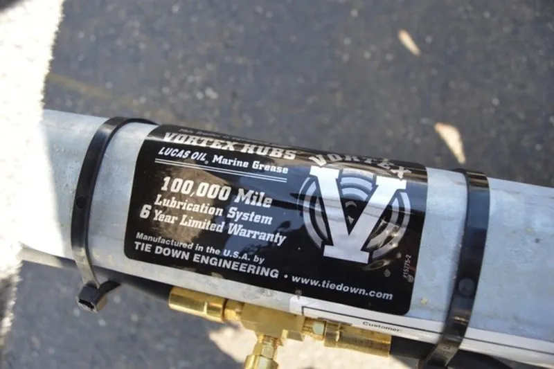 Slide: The Image of Venture Trailers Aluminum Tandem Axle Commander Series COM-6000 2026 - 13