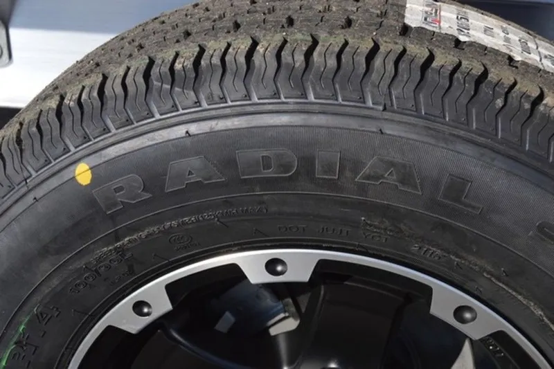 Slide: The Image of Venture Trailers Aluminum Tandem Axle Commander Series COM-6000 2026 - 20