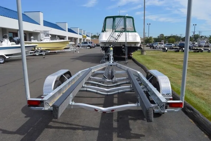 Slide: The Image of Venture Trailers Aluminum Tandem Axle Commander Series COM-7300 2026 - 2