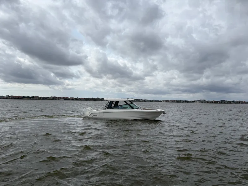 The Image of Boston Whaler 330 Vantage 2025 - 0
