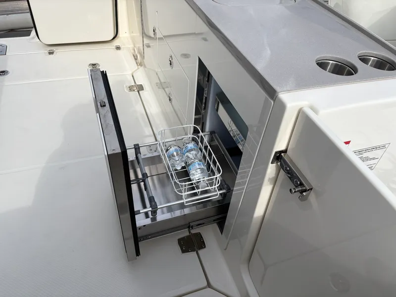 Slide: The Image of Boston Whaler 330 Vantage 2025 - 26