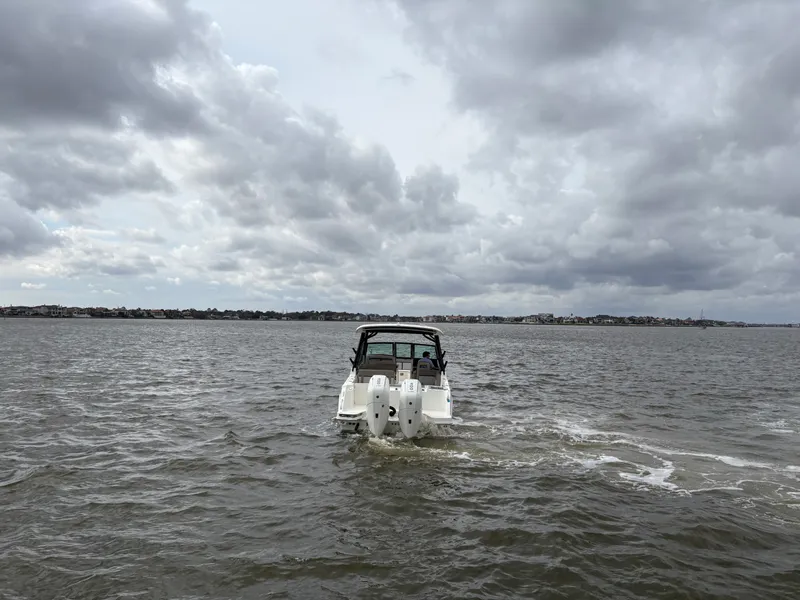 Slide: The Image of Boston Whaler 330 Vantage 2025 - 6