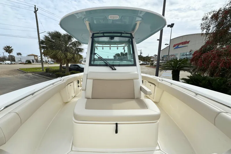 Slide: The Image of Boston Whaler 250 Outrage 2025 - 3