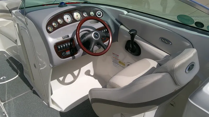 Slide: The Image of Chaparral 260 SSi 2005 - 6