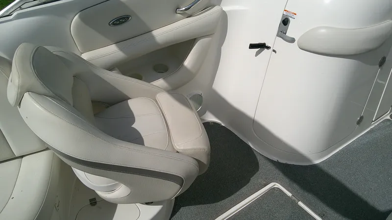 Slide: The Image of Chaparral 260 SSi 2005 - 8