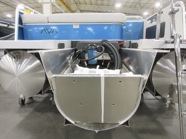 Slide: The Image of Avalon 2385 25 Venture 85 VRB 2026 - 2