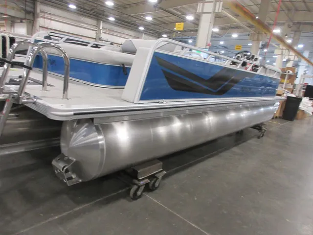 Slide: The Image of Avalon 2385 25 Venture 85 VRB 2026 - 3