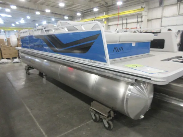 Slide: The Image of Avalon 2385 25 Venture 85 VRB 2026 - 4