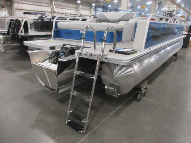 Slide: The Image of Avalon 2385 25 Venture 85 VRB 2026 - 9