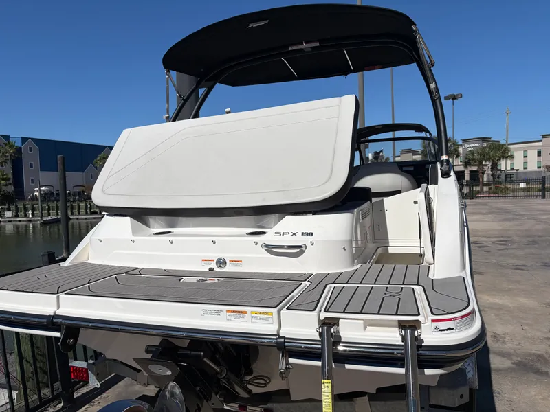 Slide: The Image of Sea Ray SPX 190 2025 - 25