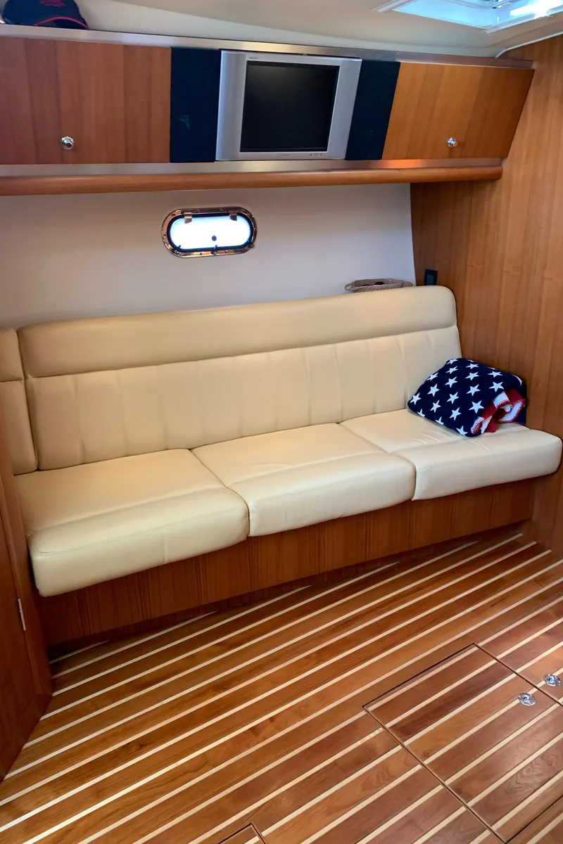 Slide: The Image of Settee, pullman berth - 25