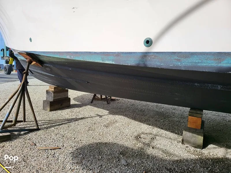 Slide: The Image of Bottom Hull - 12369545