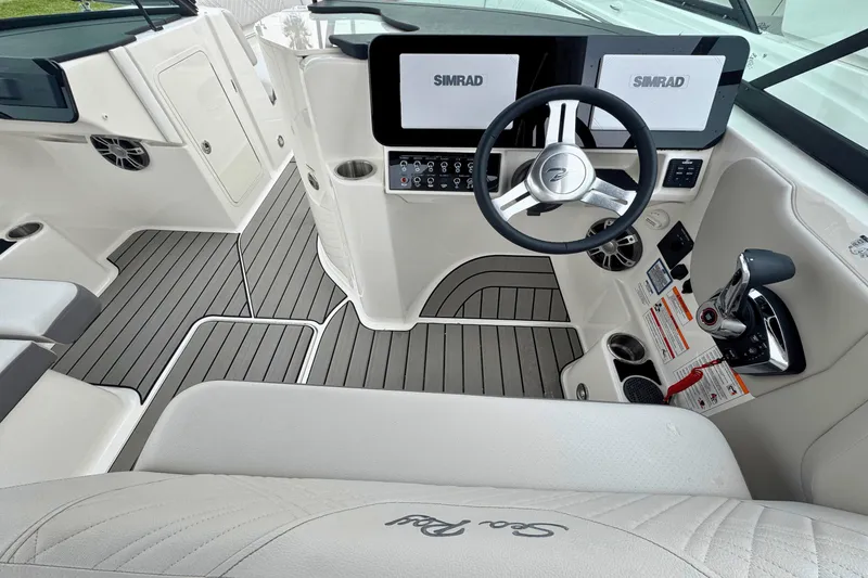 Slide: The Image of Sea Ray SDX 270 Outboard 2025 - 5