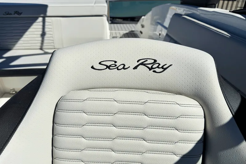 Slide: The Image of Sea Ray SPX 230 Outboard 2025 - 11