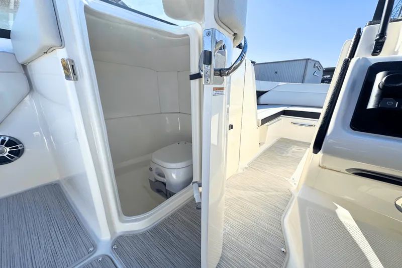 Slide: The Image of Sea Ray SPX 230 Outboard 2025 - 17