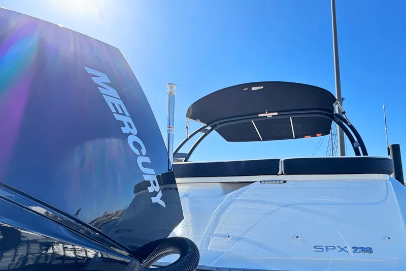 Slide: The Image of Sea Ray SPX 230 Outboard 2025 - 19