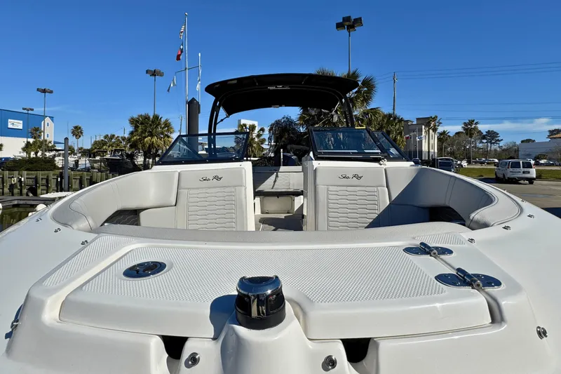 Slide: The Image of Sea Ray SPX 230 Outboard 2025 - 9