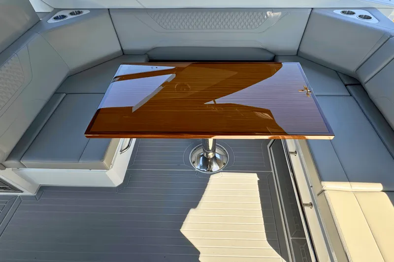 Slide: The Image of Cruisers 42 GLS Outboard 2025 - 13