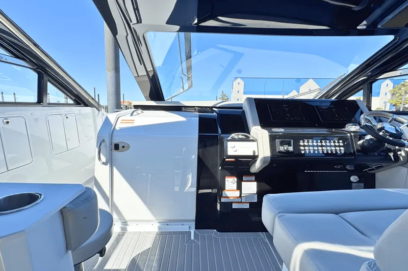 Slide: The Image of Cruisers 42 GLS Outboard 2025 - 9