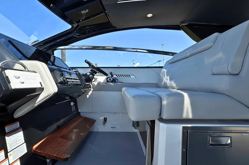 Slide: The Image of Cruisers Yachts 42 GLS Outboard 2025 - 15