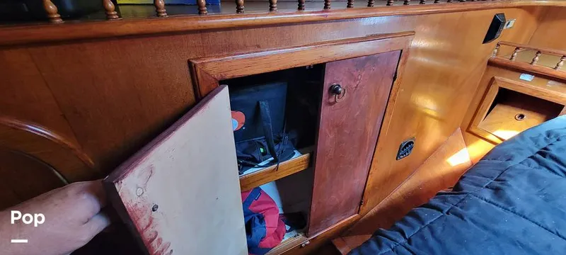 Slide: The Image of Island Trader 40 1982 - 13042944