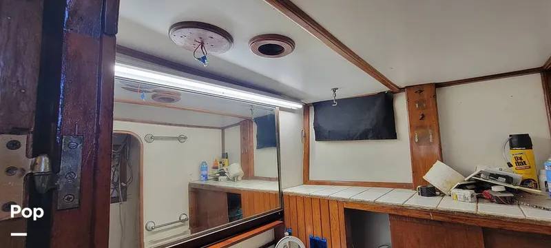 Slide: The Image of Island Trader 40 1982 - 13042951