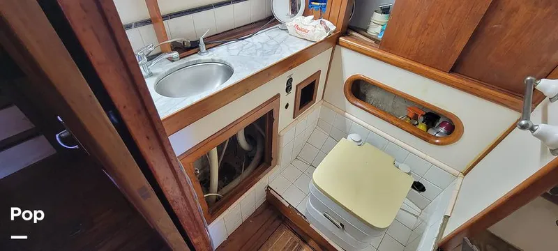 Slide: The Image of Island Trader 40 1982 - 13042952