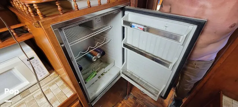 Slide: The Image of Island Trader 40 1982 - 13042955