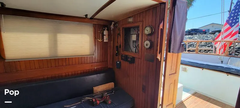 Slide: The Image of Island Trader 40 1982 - 13042967