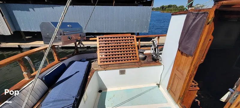 Slide: The Image of Island Trader 40 1982 - 13042984