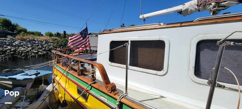 Slide: The Image of Island Trader 40 1982 - 13042986