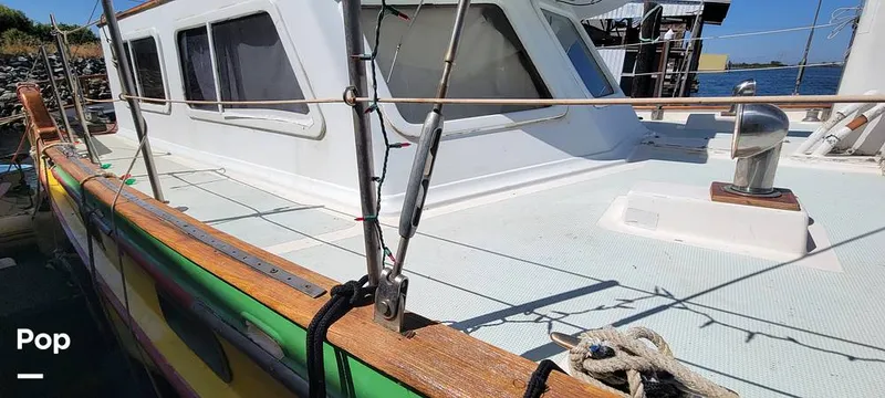 Slide: The Image of Island Trader 40 1982 - 13042987